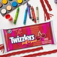 thumbnail image 2 of Friandises TWIZZLERS PULL-N-PEEL Cerise, 396 g, 2 of 3