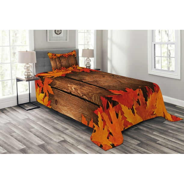 Fall Bedspread Set, Dry Leaves Poured Onto Wooden Board Cabin Cottage