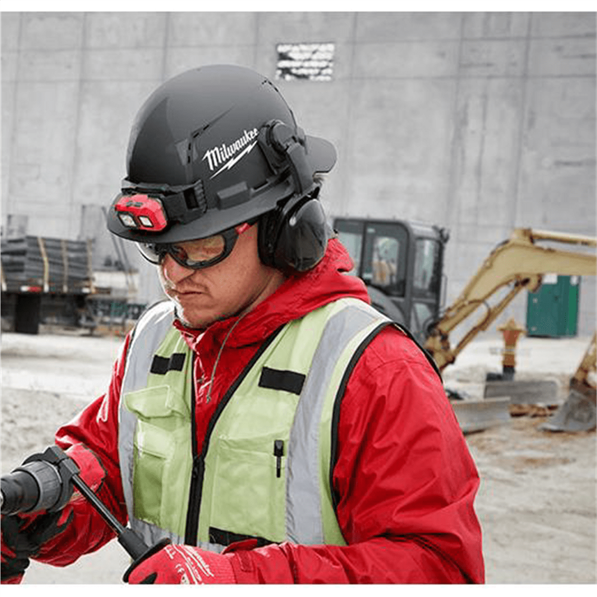 Milwaukee Tool BOLT White Full Brim Vented Hard Hat w/4pt Ratcheting Suspension (USA) - Type 1, Class C