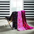 thumbnail image 3 of Manta de forro polar Betsey Johnson Betsey Signature de Betsey, 3 of 5