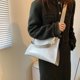 thumbnail image 3 of Bolso de hombro de cuero sintético suave para mujer, bandolera de gran capacidad, a la moda, nuevo diseño, 2024, 3 of 5