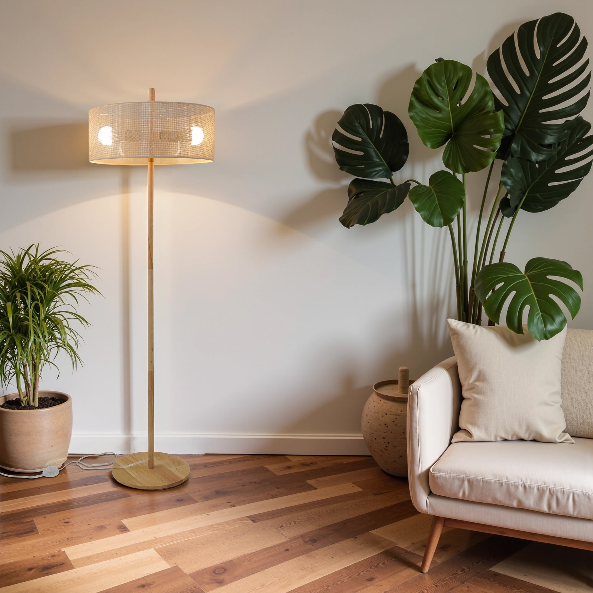 Classic Modern Floor Lamp, Upward Lighting Design for Living Room Ambience, Bedroom & Office Space Lirian Floor Lamp - Oak and Natural 110-120V