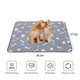 thumbnail image 3 of Cama Autocalentable para Gatos y Perros, Tapete Térmico Extra Cálido para Mascotas, Ideal para Interiores y Exteriores. Base Antideslizante, Lavable, Color Gris Claro. Medidas: 71 X 102 Cm (28 X 40 P, 3 of 7
