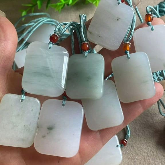 HOOUN Natural Quartzite Stone Necklace Pendant Green Jade Pendant for Men Women