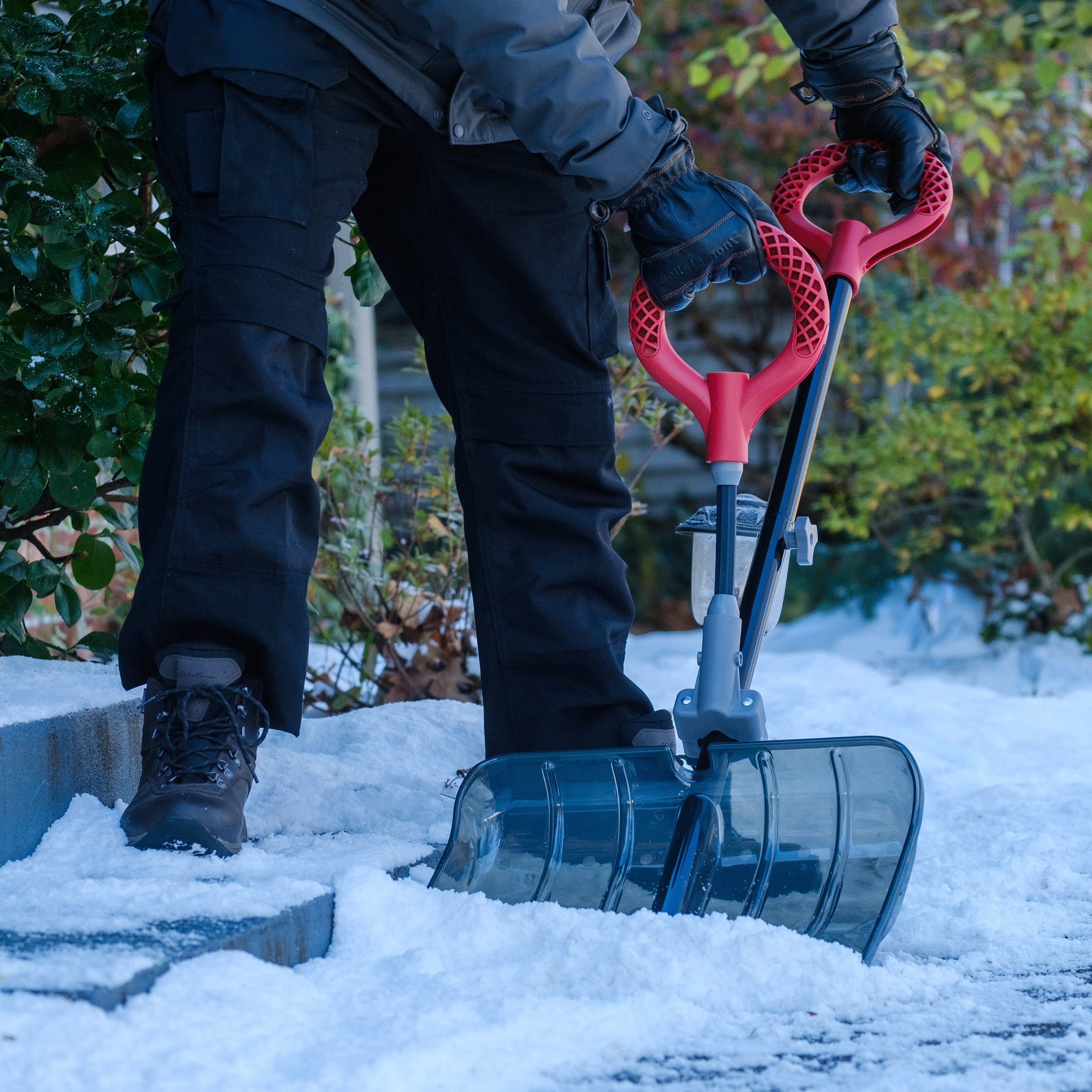 WETS 18" Polycarbonate Lightweight Snow Shovel with Anti-Strain Fore-Grip, Smoked Grey