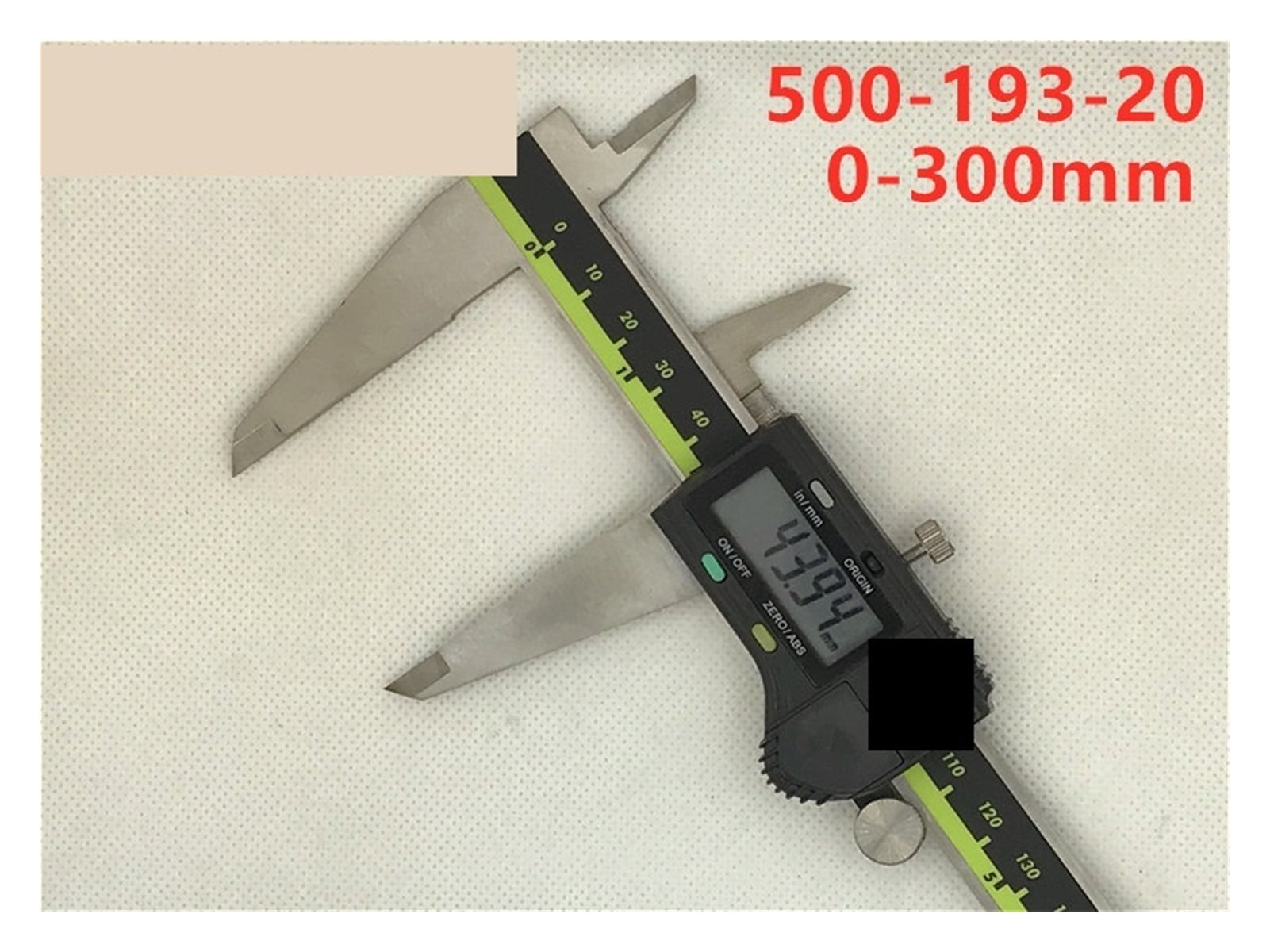 Caliper LCD Digital Vernier Calipers 6inch 0-150 200 300mm 500-196-20 Caliper Electronic Measuring Stainless Ste ,Easy to Operate