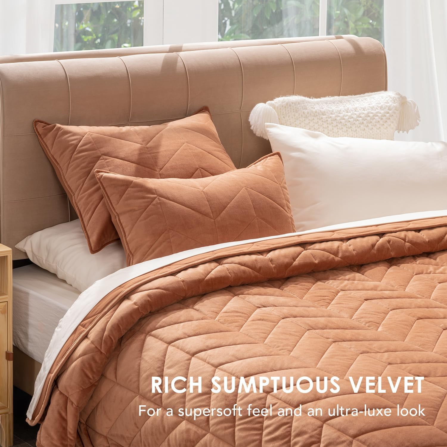EVERGRACE 3 Pieces Luxurious Velvet King Quilts, Ultra Soft Lightweight Velvet Comforter Set, Matelasse Oversized Bedspread Coverlet for All Season with 2 Shams, Burnt Orange, 108''x96''