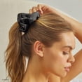thumbnail image 3 of Hair Scrunchies Kitsch, tela de Mickey/Minnie, diamantes de imitación, color negro, 3 of 6