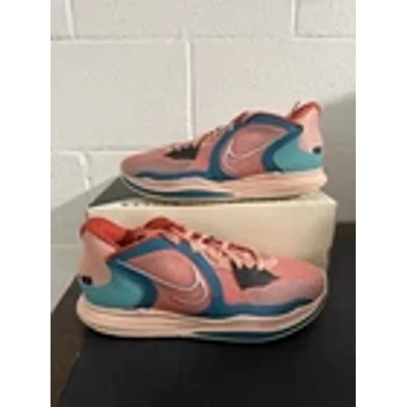 Kyrie Low 5 (size 10 Men) DJ6012-800