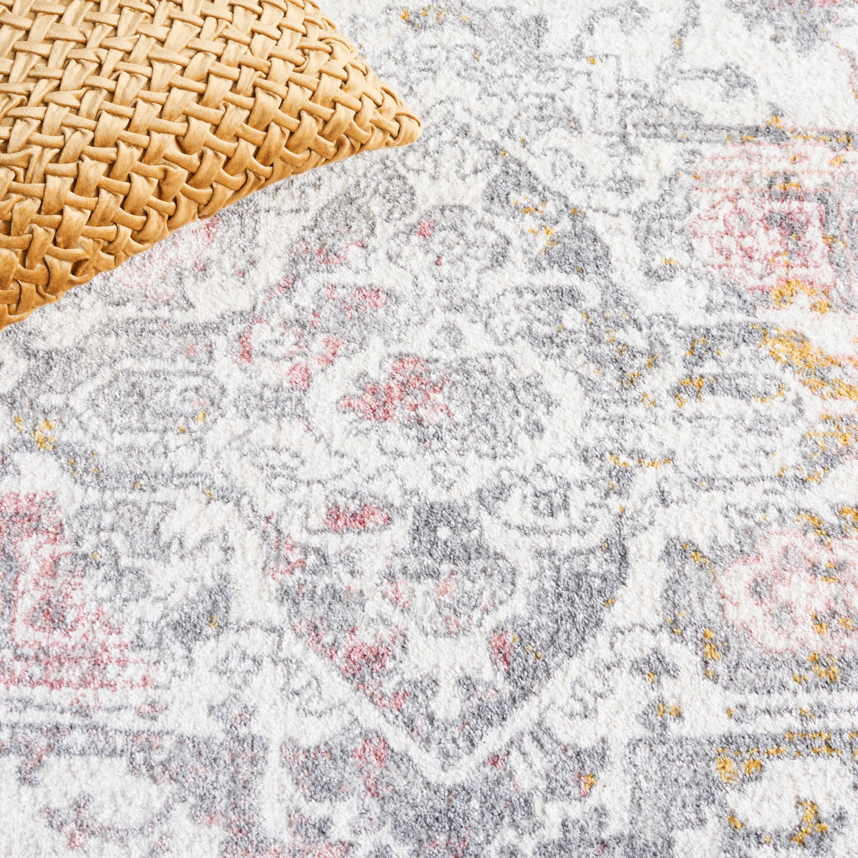Safavieh Layla Dania Oriental Area Rug, Ivory Gray/Pink, 4'5" x 6'5"