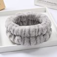 thumbnail image 3 of Muñequera de Spa reutilizable para mujer y niña, muñequeras de toalla de microfibra suave para lavarse la cara, Yoga, correr, deporte, 1 ud., 3 of 5