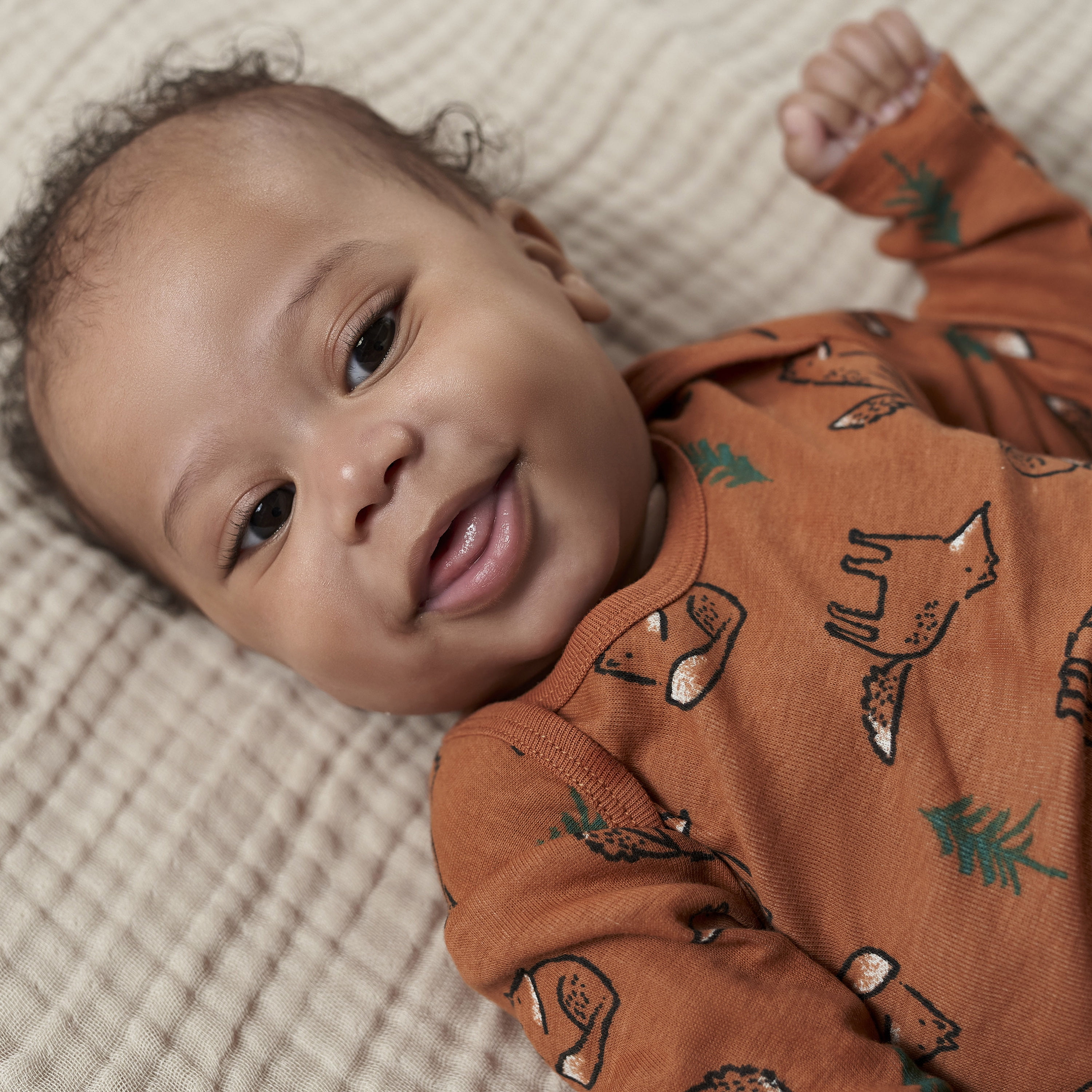 Gerber Baby Gender Neutral Long Sleeve Onesies Bodysuits, 6-Pack, Sizes Newborn - 12 Months