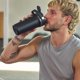 thumbnail image 5 of Botella Shaker Hydro Flask, aislante, 700 ml, color negro, 5 of 7