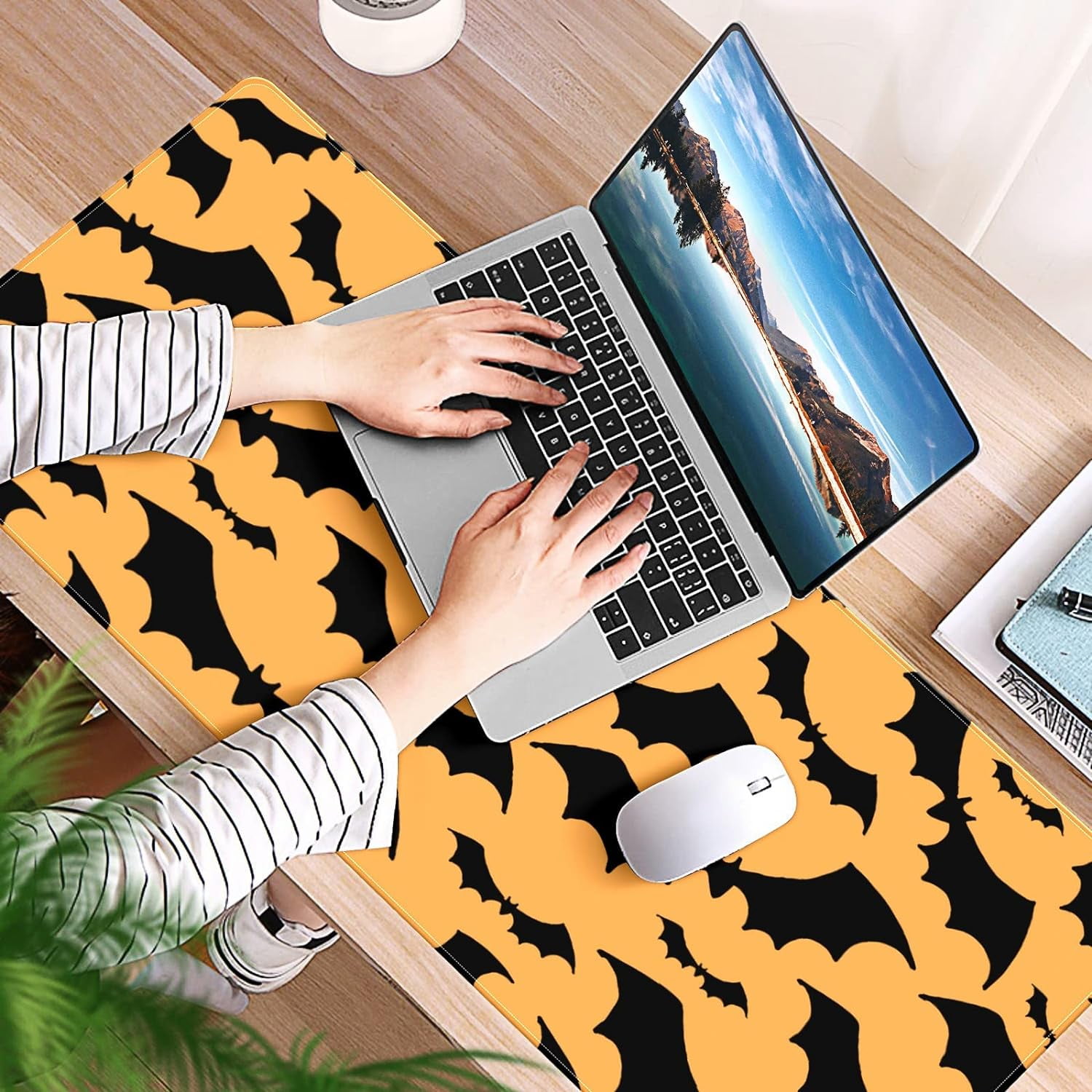 Halloween Black Bats Desk Mat, Desk Accessory, Cute Workspace, Trendy Workspace, Trendy, 35.4x15.7in Large Gaming Mouse Pad, Cute Desk Topper, Pretty Desk Pad