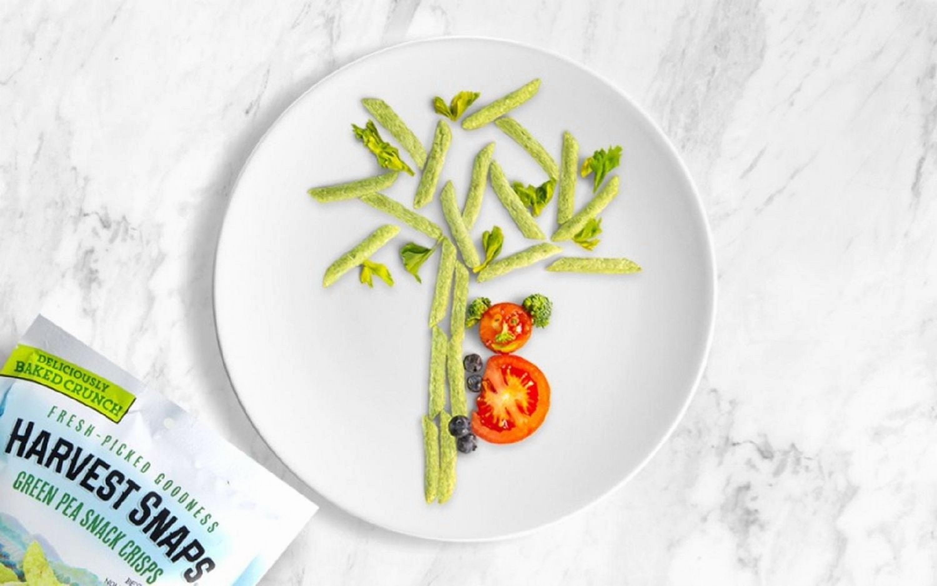 Calbee Harvest Snaps Snapea Crisps Black Pepper Gluten Free Baked Green Pea Crisps 94g, Harvest Snaps Snack Crisps Black Pepper 94g