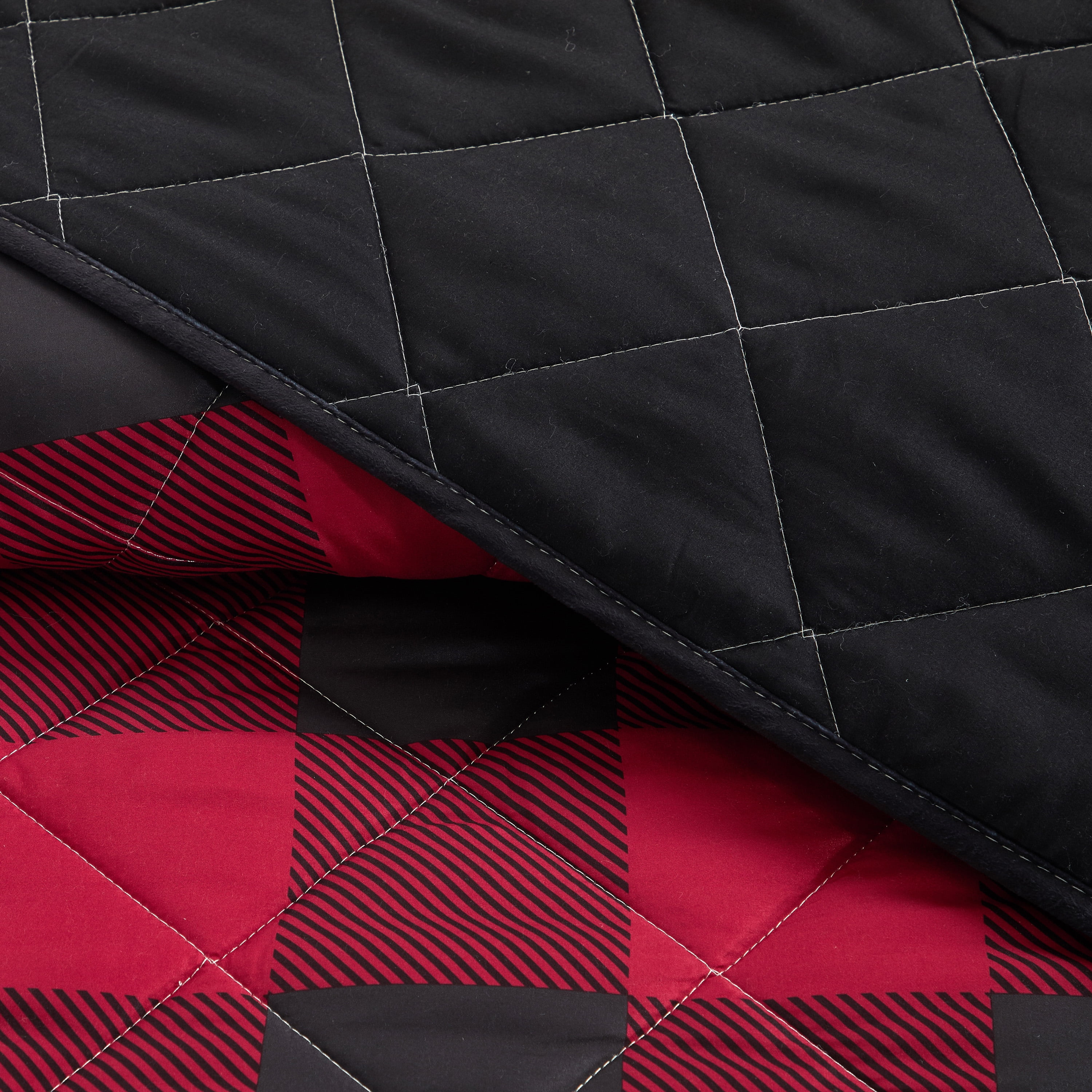 Dearfoams Super Soft Red and Black Diamond Stitching Checkered Quilt Set, King