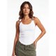 thumbnail image 4 of Camiseta sin mangas acanalada para mujer, elegante camisola sin mangas con tirantes de hebilla metálica y bajo curvado., 4 of 9