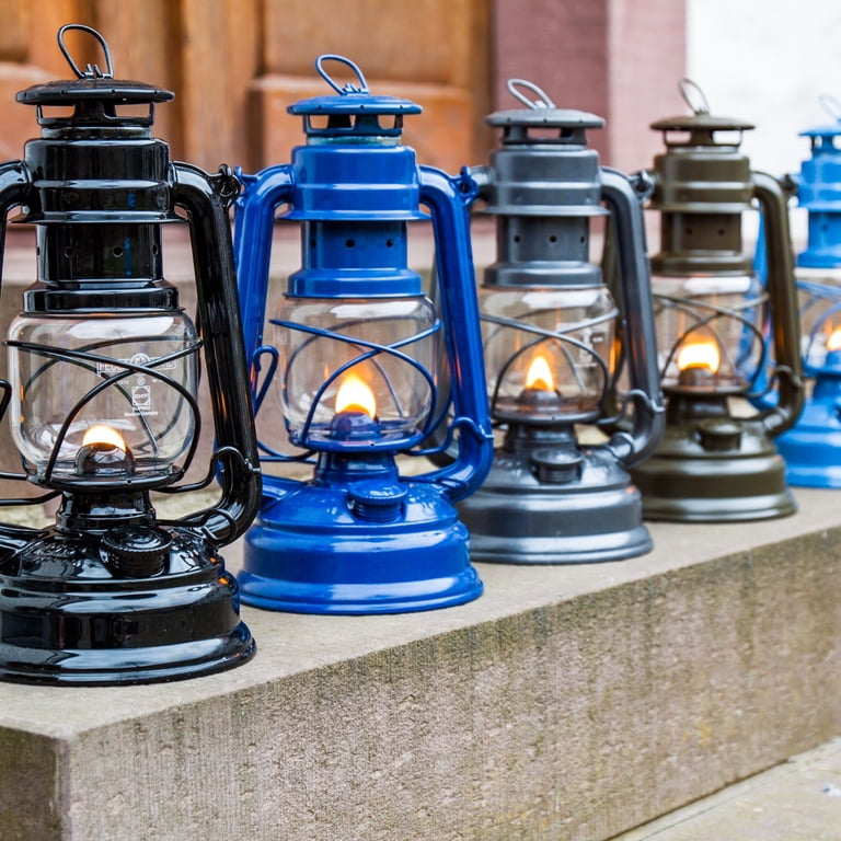 Feuerhand Outdoor Kerosene Fuel Lantern, 276, weather resistant