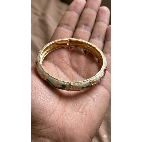 Floral Design Hinged Bangle Bracelet for Women Elegant Enamel Finish Traditional Style Jewelry Daily Wear Gift for Special Occasions
