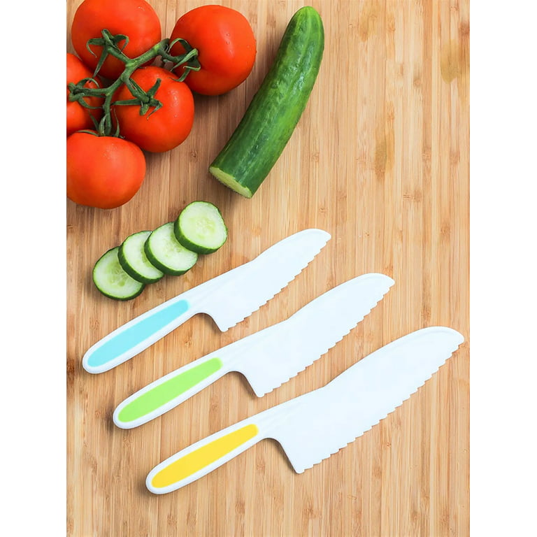 Tovla Jr Cutting Board and Knives