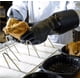 thumbnail image 4 of Guantes para parrilla de barbacoa, 932 ℉, resistentes al calor, para ahumadores, para cocinar en barbacoa, para manipular alimentos calientes directamente en la freidora, la parrilla y el horno., 4 of 7