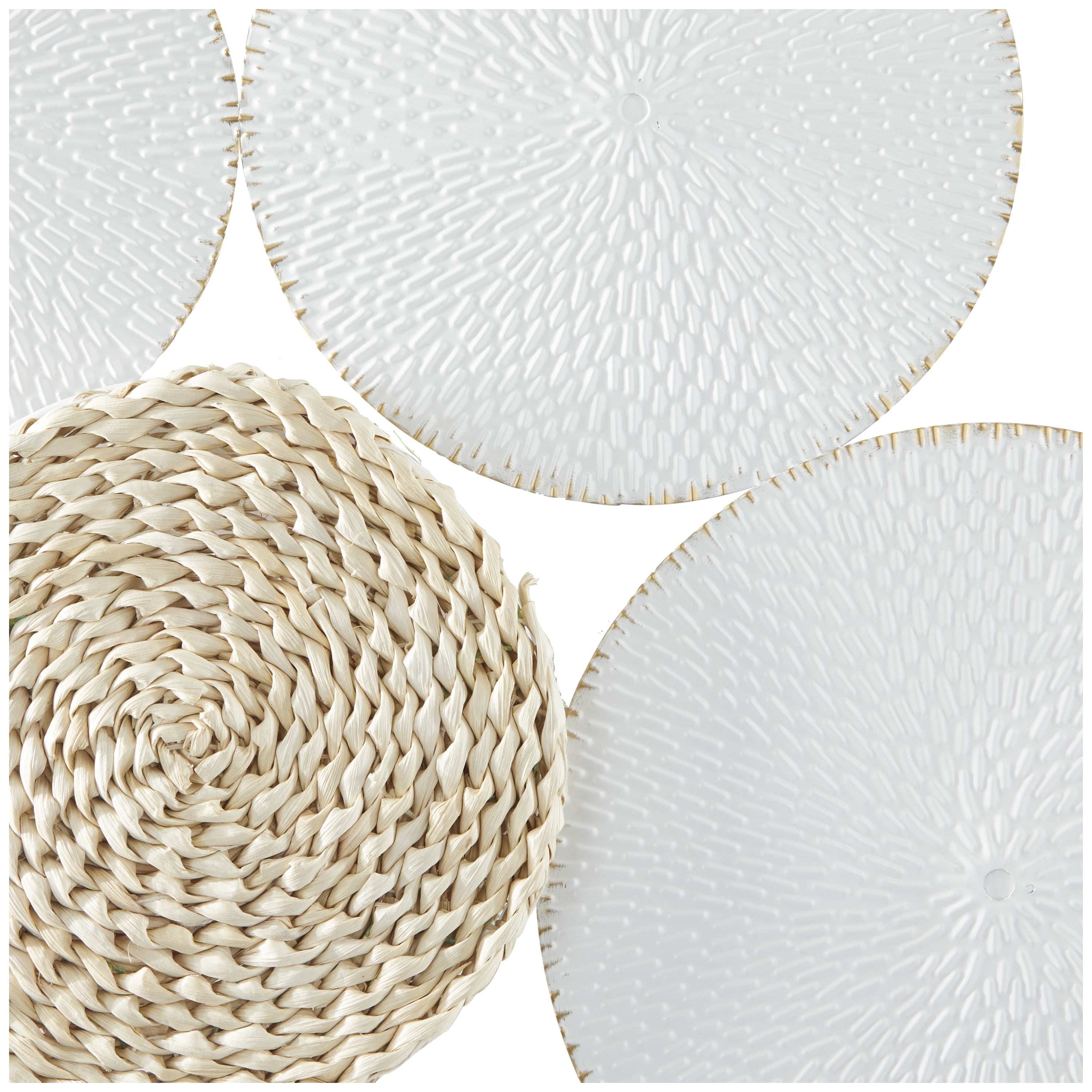 DecMode White Metal Rope Design Plate Wall Decor with Textured Pattern