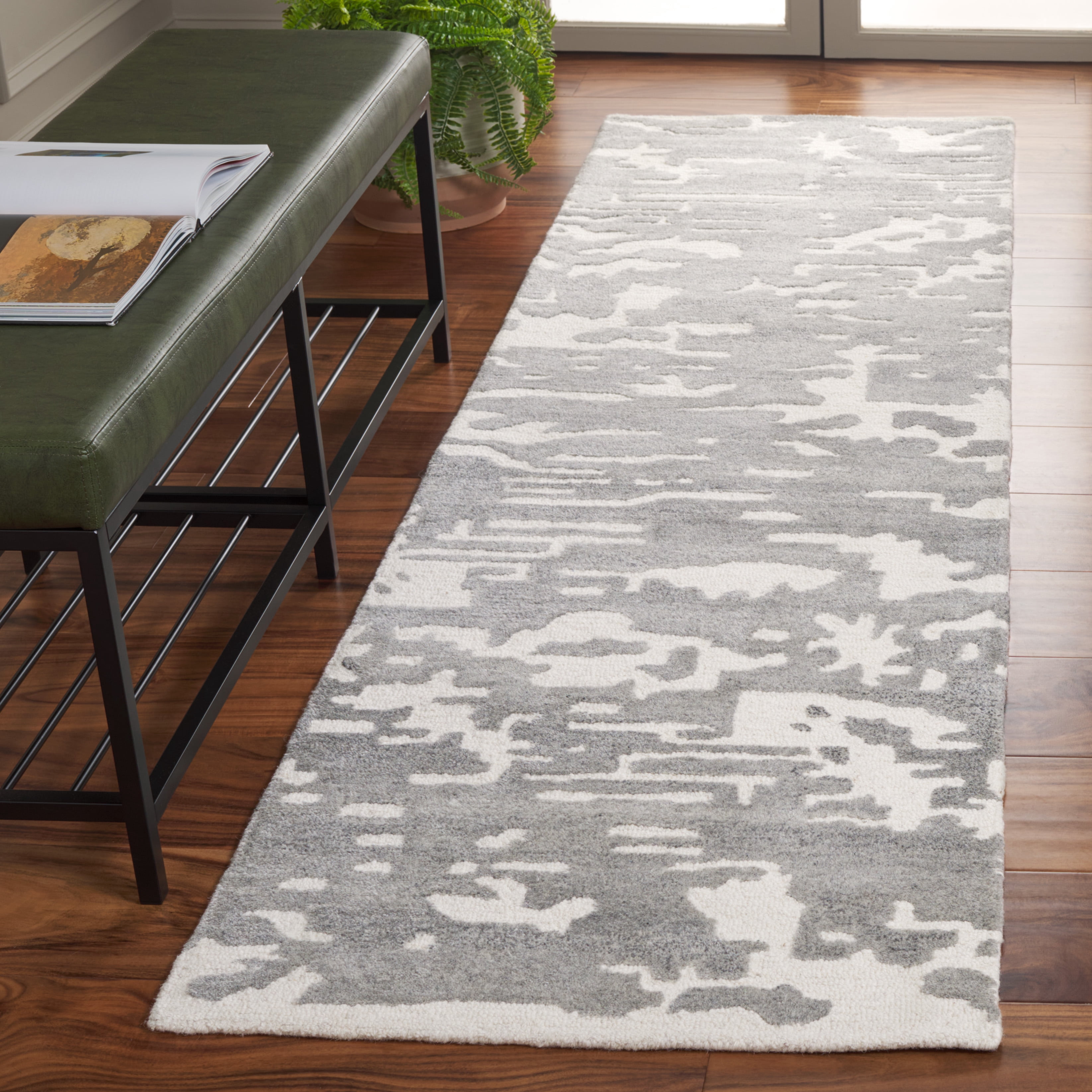 SAFAVIEH Chatham Isidora Geometric Runner Rug, Grey/Ivory, 2'3" x 8'