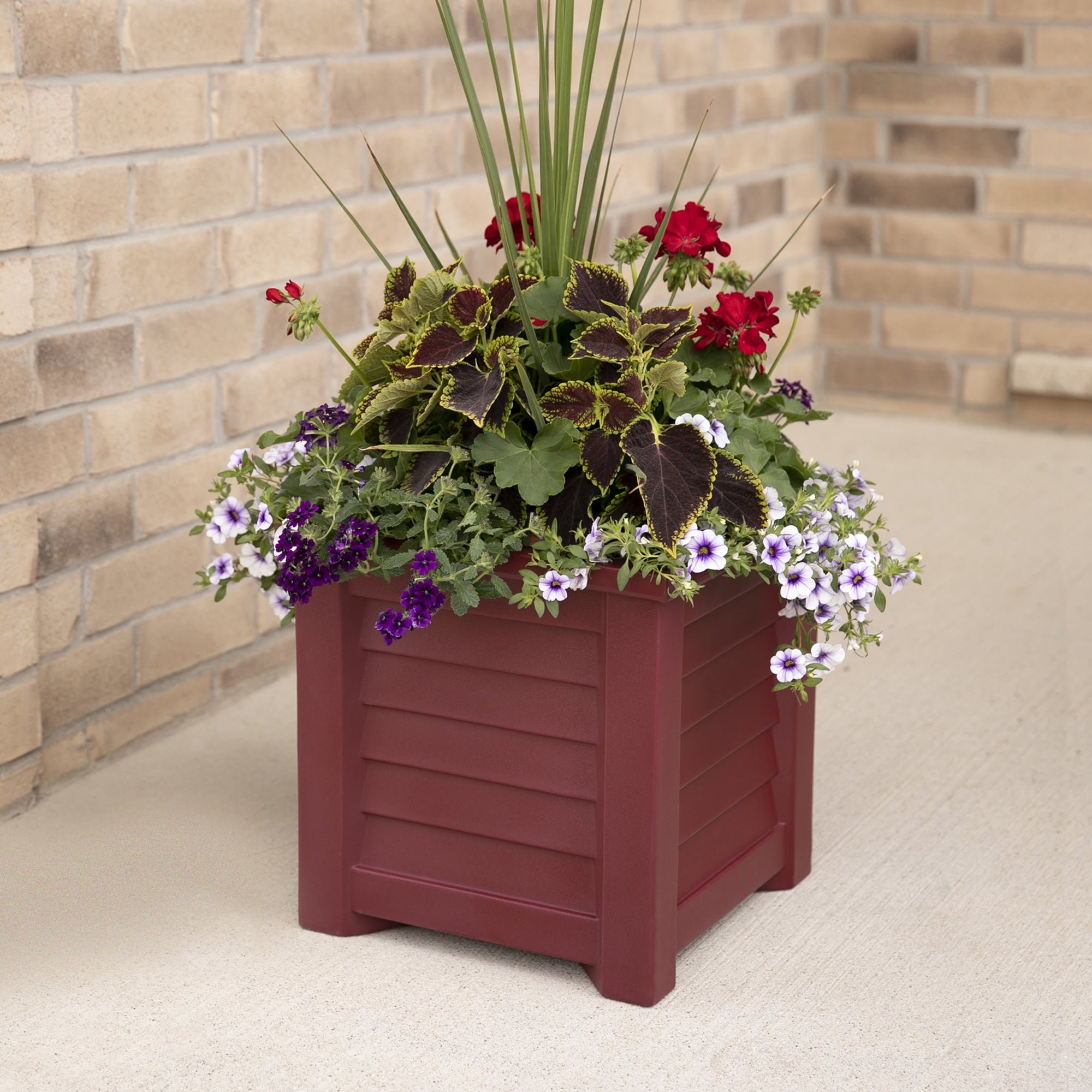 Mayne Lakeland 16" x 16" x 16" Square Cranberry Red Self Watering Plastic Planter