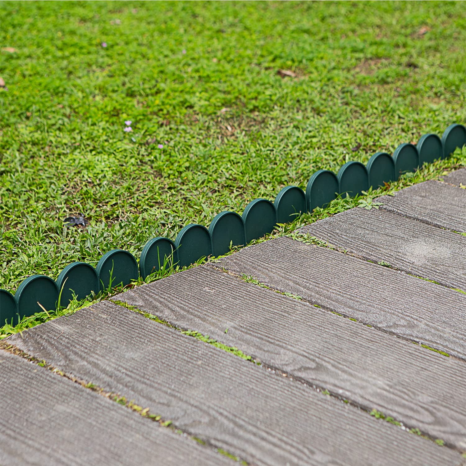 Garden Border Edging in Half Round (Semicircle) Arched Design - 30pcs Green Yard Landscaping Fence Liner Lawn Edge Barrier - 40ft. Kit of Decorative Lawn Landscape Panels Elements
