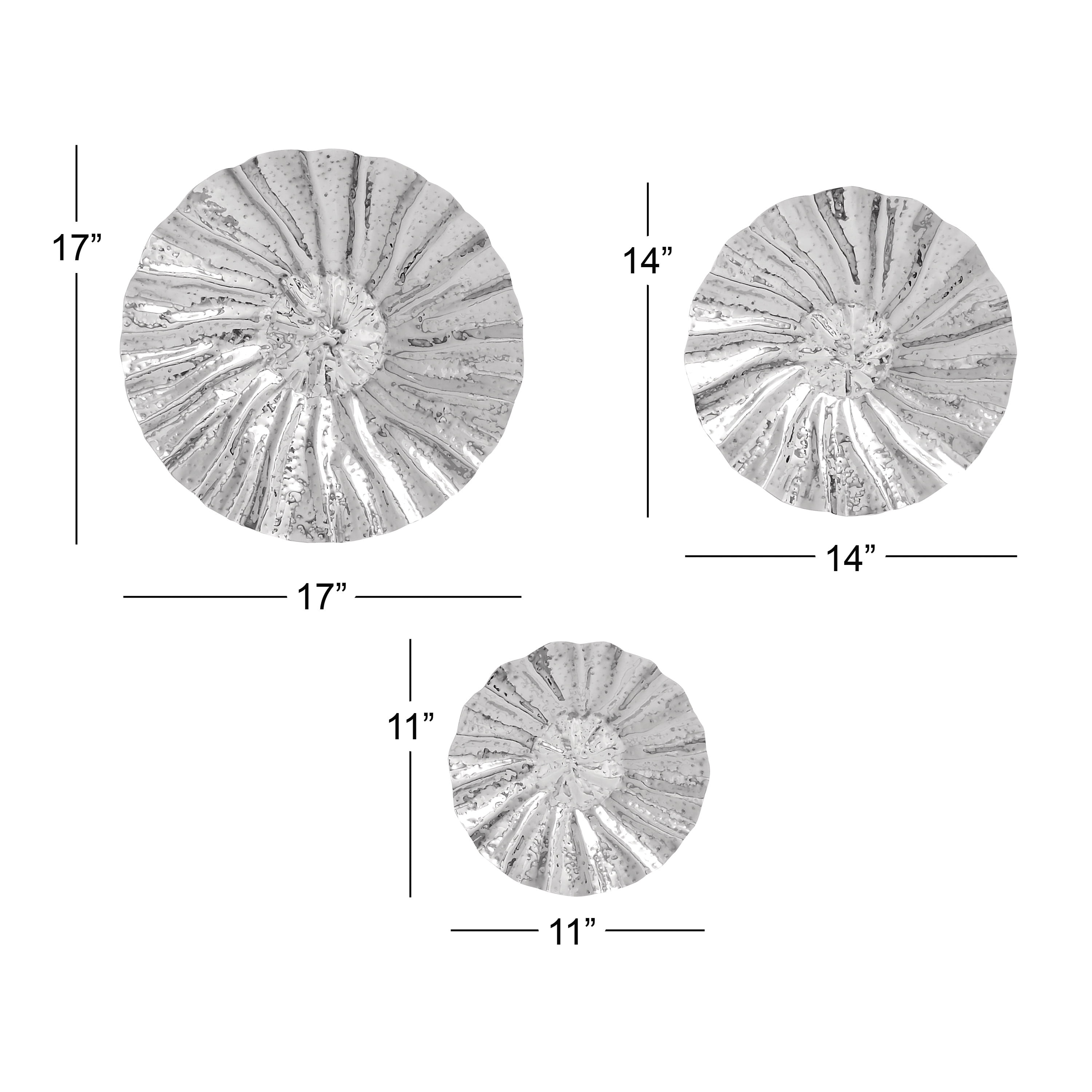 DecMode Silver Stainless Steel Plate Wall Decor with Hammered Designs (3 Count)