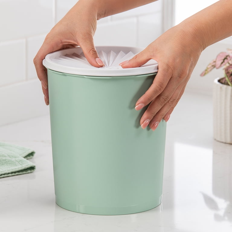 Tupperware Heritage 16.75-Cup Food Storage Canister with Lid