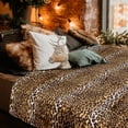 thumbnail image 4 of Manta de franela Vessia con estampado de leopardo, 290 g/m², 4 of 7