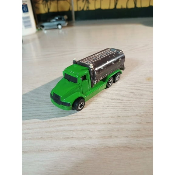 Hot Wheels Tanker Truck 1:64 Die Cast Malaysia Green