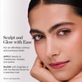 thumbnail image 4 of Set de maquillaje Ogee Bronze & Blend Duo con barra facial esculpida, 4 of 7
