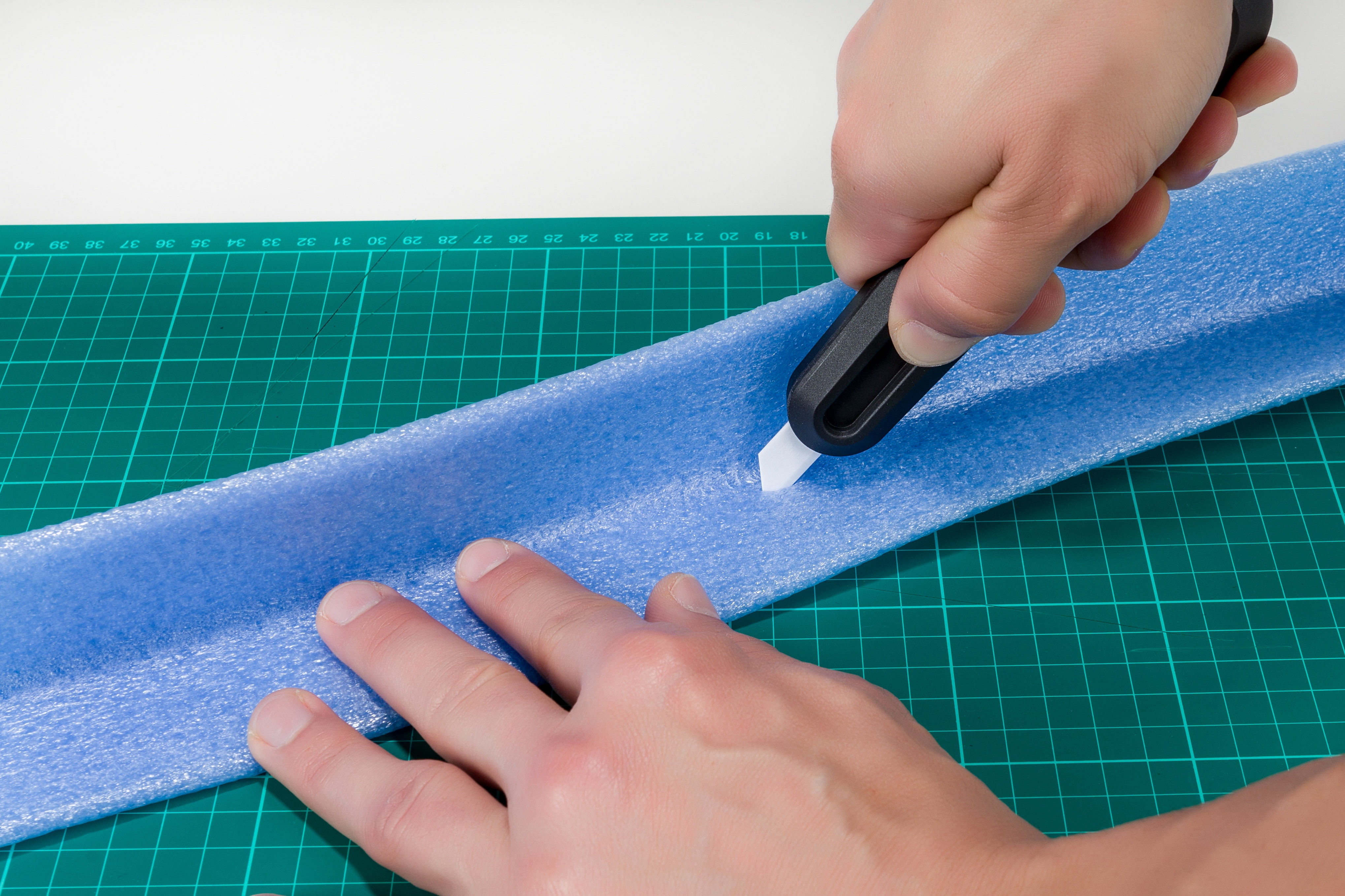 Slice 10550 Manual Utility Knife | Essential Home & Work Knife For Quick, Safe And Effective Cutting | Finger-Friendly Ceramic Safety Knife Blade