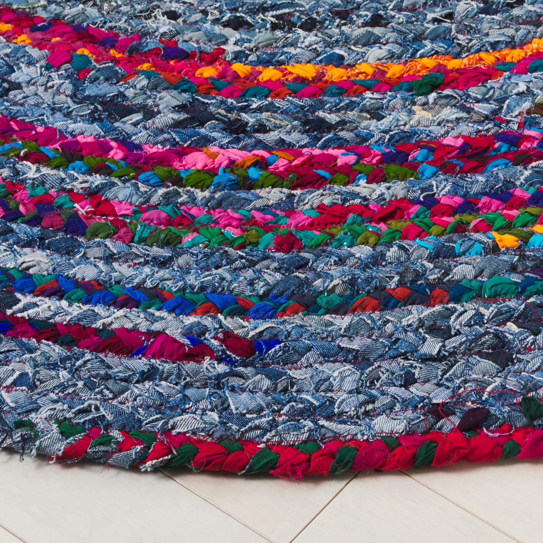 SAFAVIEH Braided Jeanie Geometric Cotton Reversible Area Rug, Blue/Red, 4' x 4' Round