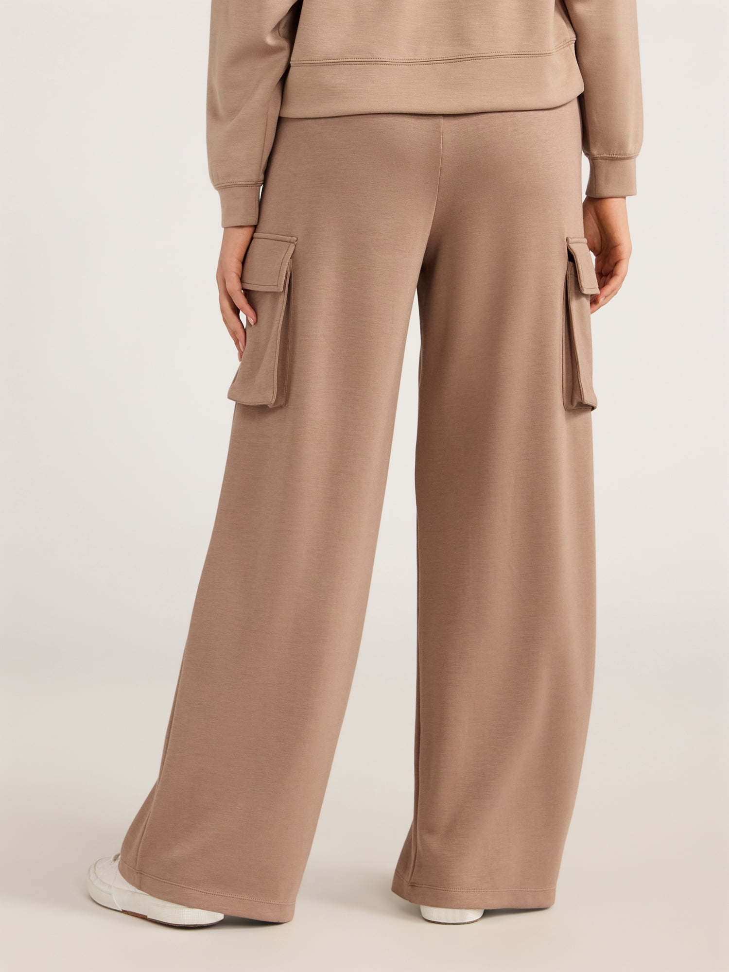 Scoop Women’s and Women’s Plus Ultimate Scubaknit Wide Leg Cargo Sweatpants, Sizes XS-4X