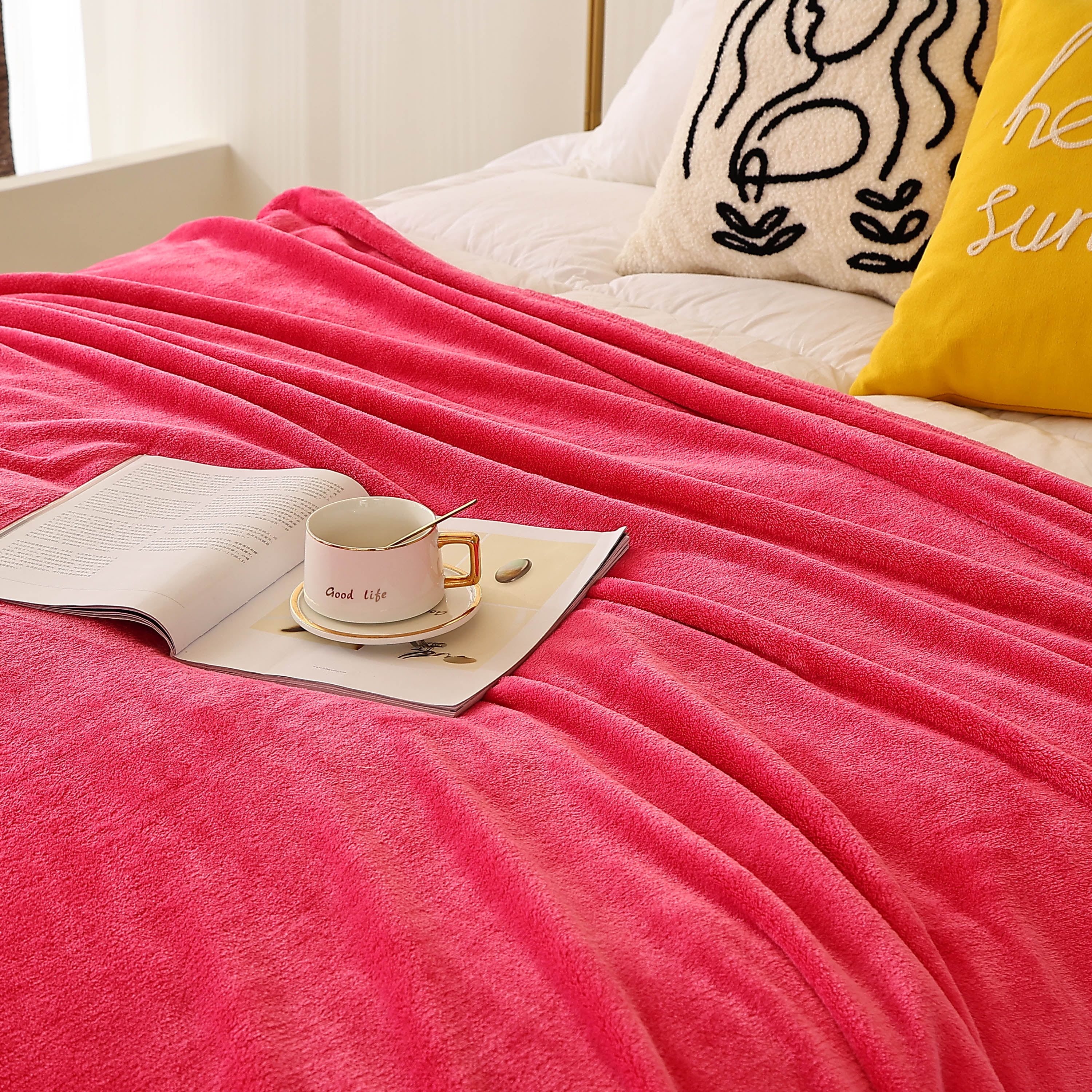 Fleece Bed Blanket King Size 104x90 inches Super Soft Fluffy Fuzzy Plush Blanket Geometric Pattern Cozy Microfiber Flannel Blankets