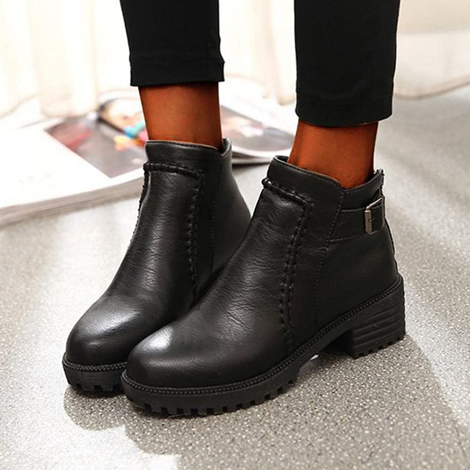 ROUND SHORT SYNTHETIC LEATHER JACKET