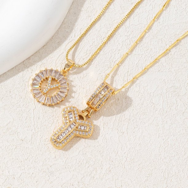 Paquete de 2 collares colgantes con letras iniciales.