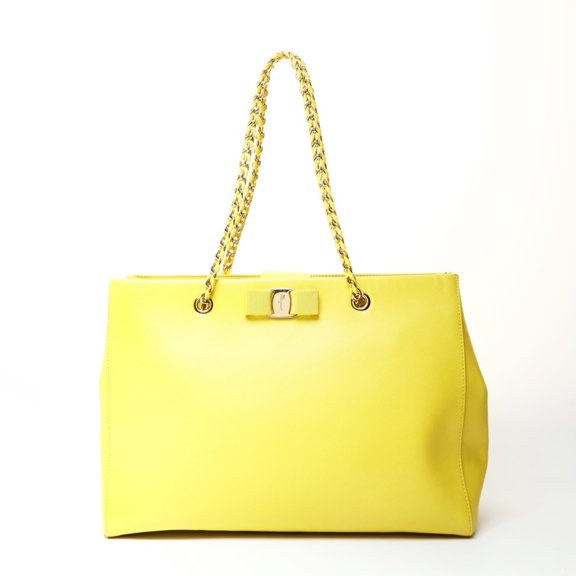 Pre-Owned Salvatore Ferragamo Vara Leather Chain Shoulder Bag in Yellow