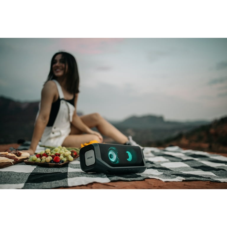 Speaker Bluetooth LG Go Portable XBOOM - Black Wireless Outdoor/Party P7
