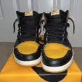thumbnail image 4 of Size 11 - Jo r-dan 1 Retro OG High Yellow Toe, 4 of 6