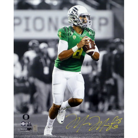 Marcus Mariota Autographed 16x20 Photo Oregon Ducks MM Holo 98161