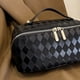 thumbnail image 2 of Bolsa de cosméticos de viaje Bolsa organizadora de artículos de tocador para mujer, impermeable, de cuero PU, multifuncional para hombres y mujeres, 2 of 3