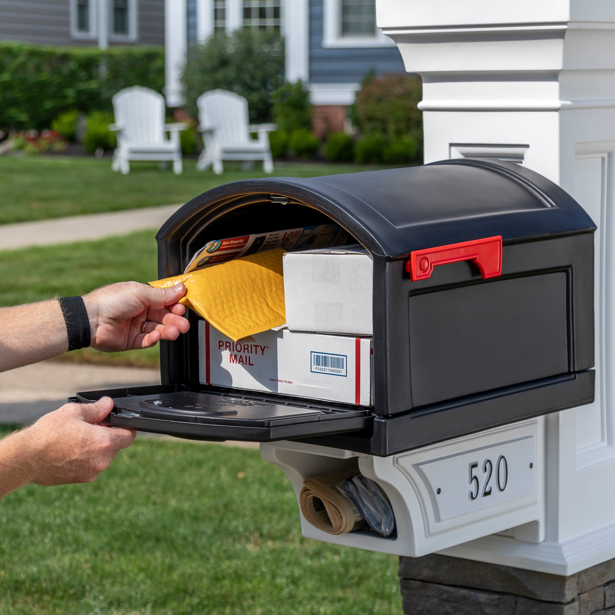 Step2 Classic Black Town-to-Town XL Post-Mount Mailbox