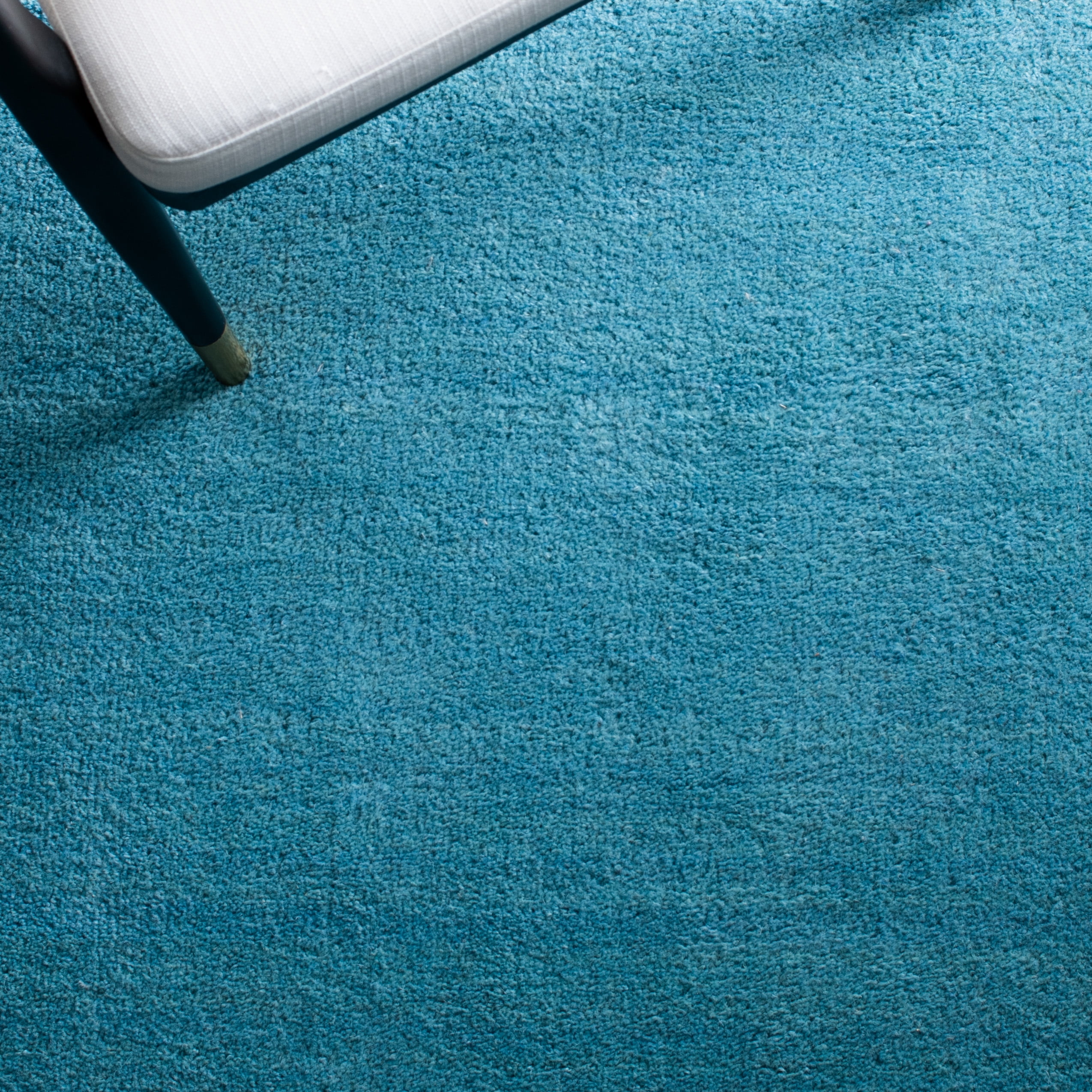 SAFAVIEH Himalaya Rachelle Solid Wool Runner Rug, Turquoise, 2'3" x 10'