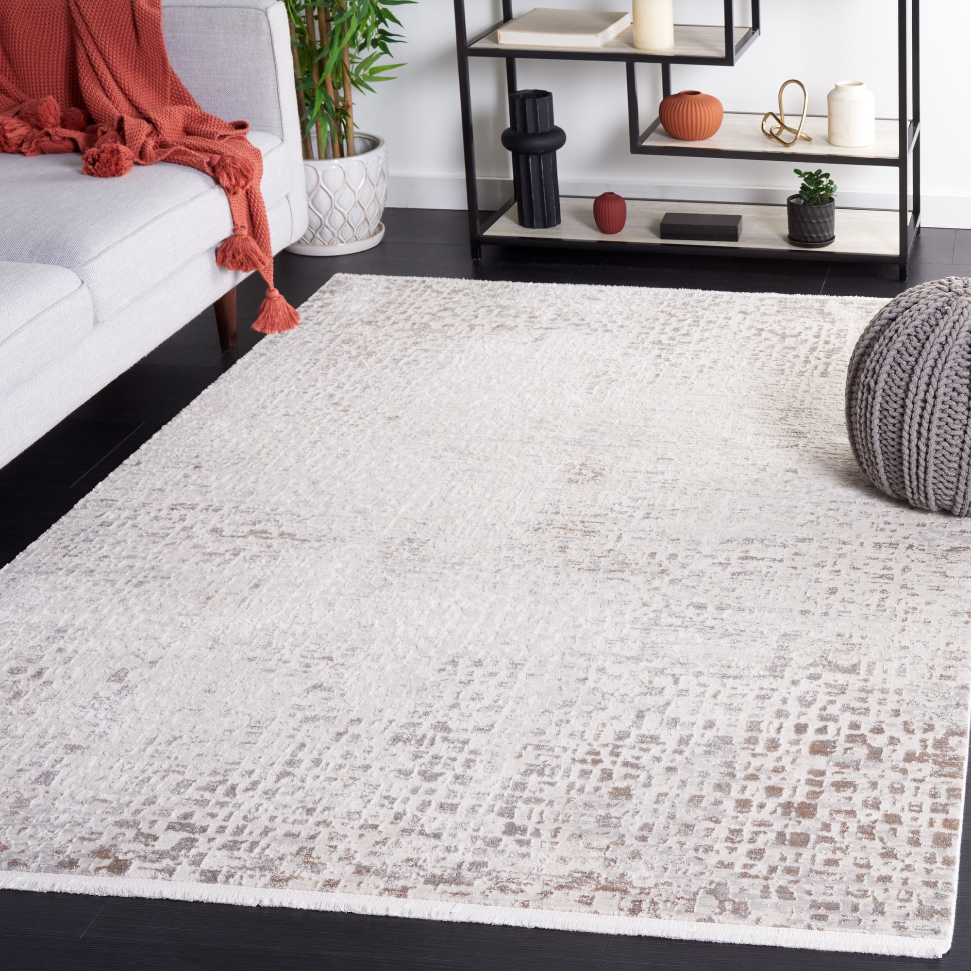 Safavieh Diamond Terrence Distressed Polyester Area Rug, Beige/Gray, 5'3" x 7'6"