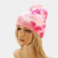 thumbnail image 1 of Nuevo tipo de gorro de punto teñido con lazo para mujer, gorro cálido para exteriores de otoño e invierno, gorro de lana rizador de hilo hilado con núcleo oso de fresa Juguete, 1 of 6