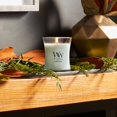 thumbnail image 3 of Candle WoodWick, tamaño mediano, con aroma a abedul y magnolia, 287 ml, 3 of 4